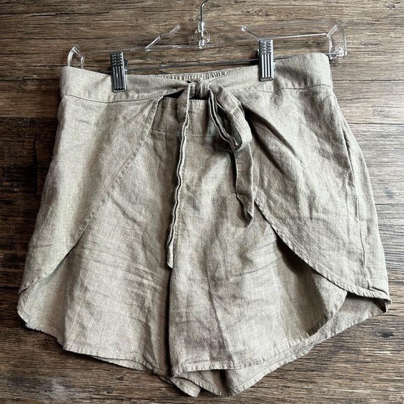 Patagonia Pants - Patagonia Tan High Waist Hemp Blend Shorts with Tie Front Small